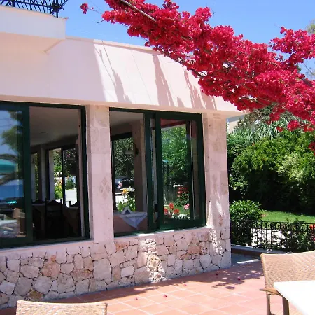 Tara Otel 3*